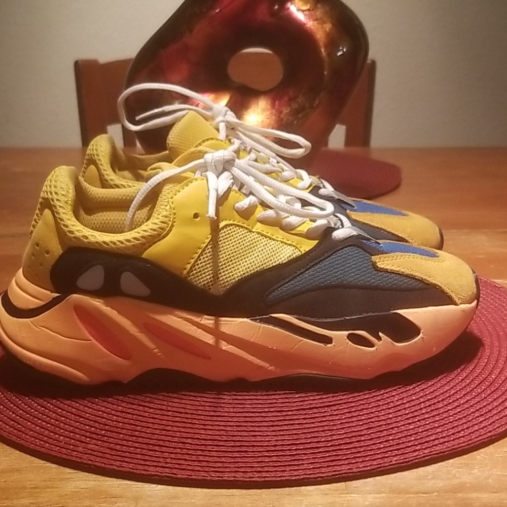 Adidas Yeezy Boost 700 Sun. Size 8